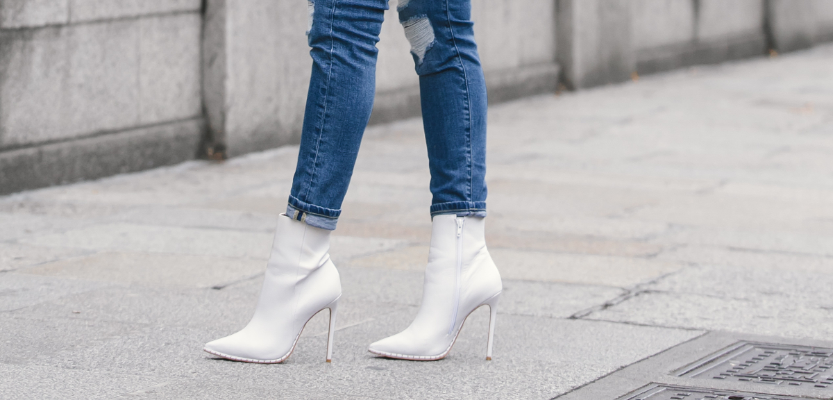 Tuesday Shoesday: The White Boot Trend 
